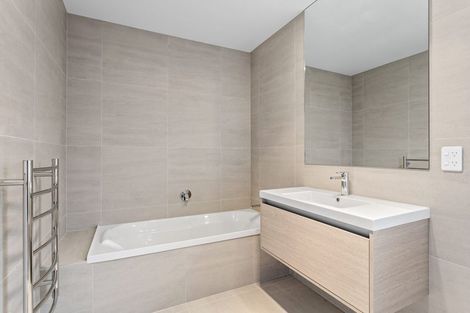 Photo of property in 31 Parkmore Drive, Rosehill, 2113