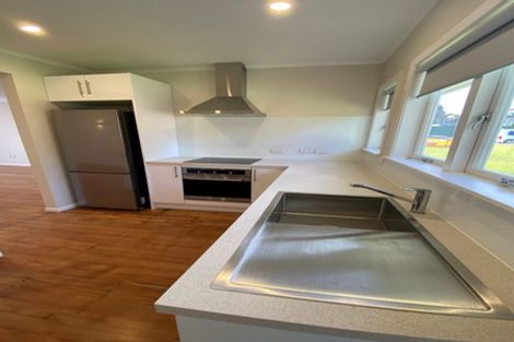 Photo of property in 3 Merchant Avenue, Te Atatu South, Auckland, 0610