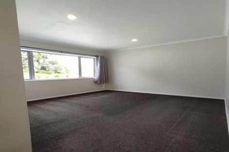 Photo of property in 10 Ridgeview Close, Red Beach, 0932