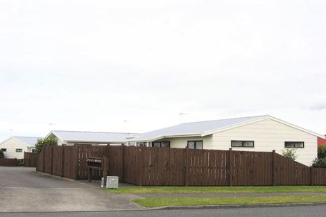 Photo of property in 21 Kauri Street, Merrilands, New Plymouth, 4312