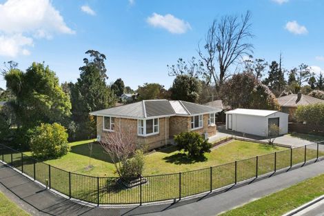 Photo of property in 1 Keitha Place, Glenview, Hamilton, 3206