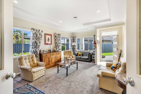 Photo of property in 28 Delta Mews Place, Clive, 4102