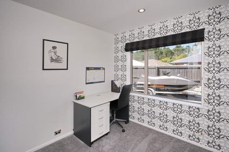 Photo of property in 10 Tawa Place, Parklands, Christchurch, 8083