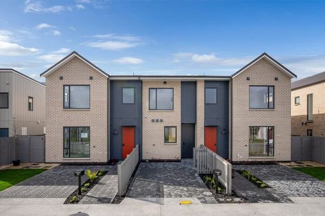 Photo of property in 25 Oyster Drive, Whenuapai, 0618