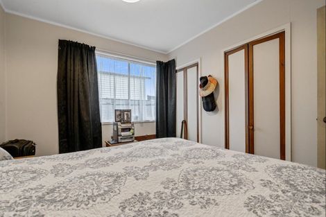 Photo of property in 5 Union Street, Merrilands, New Plymouth, 4312