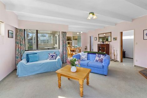 Photo of property in 1 Miro Street, Waikanae, 5036