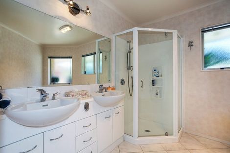 Photo of property in 21 Kinnard Lane, Totara Park, Auckland, 2019