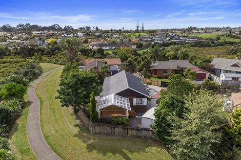 Photo of property in 12 Nedlands Place, Burswood, Auckland, 2013