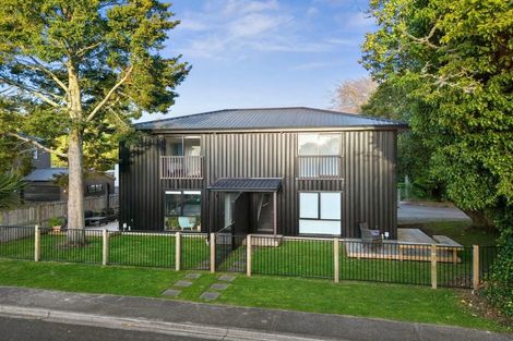 Photo of property in 14 Hamilton Road, Cambridge, 3434