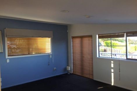 Photo of property in 32 Peter Terrace, Castor Bay, Auckland, 0620