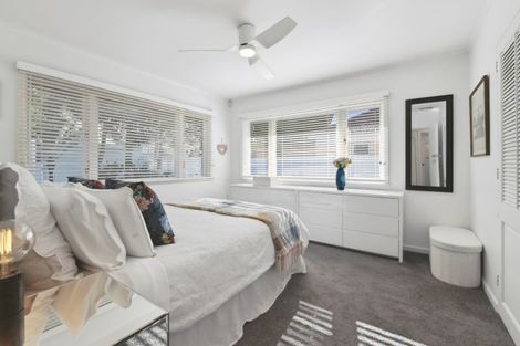 Photo of property in 1/123 Queen Street, Northcote Point, Auckland, 0627