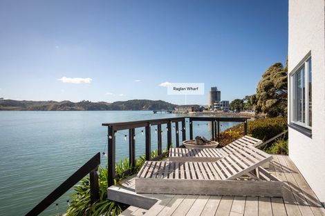 Photo of property in Wallis Street, Raglan, 3225