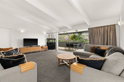 Photo of property in 106 Avondale Road, Taradale, Napier, 4112
