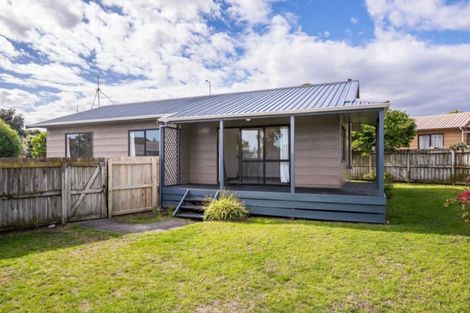 Photo of property in 80 Queens Road, Waikanae Beach, Waikanae, 5036