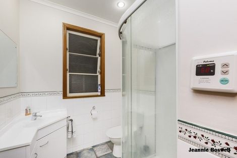 Photo of property in 9 Innes Place, Roslyn, Palmerston North, 4414