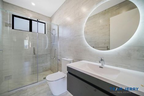 Photo of property in 20 Kuaha Road, Massey, Auckland, 0614