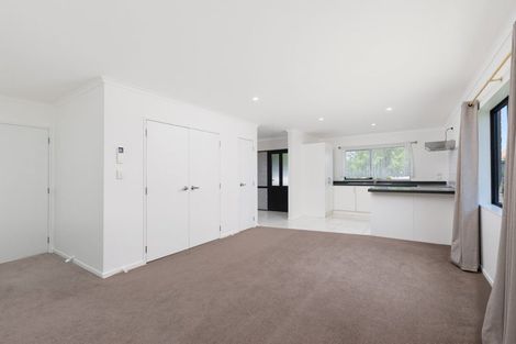 Photo of property in 16 Pyramid Place, Glen Eden, Auckland, 0602