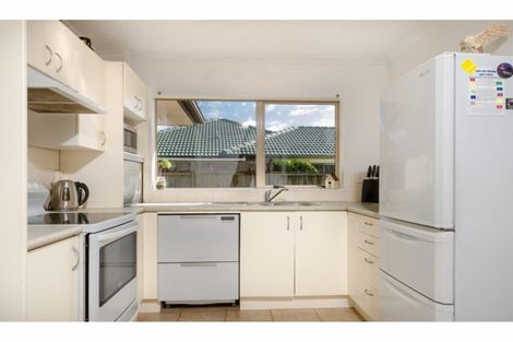 Photo of property in 114f Colwill Road, Massey, Auckland, 0614