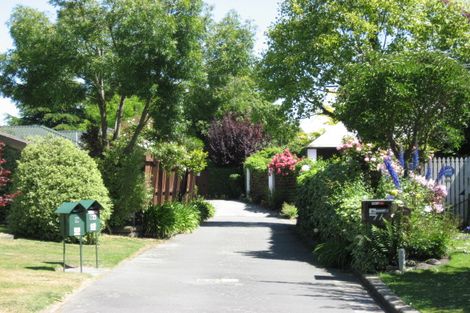 Photo of property in 2/9a Kingham Place, Avonhead, Christchurch, 8042