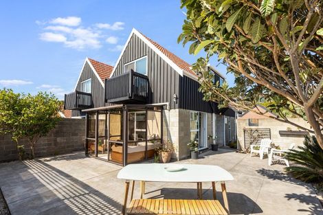 Photo of property in 1/35 Wiggins Street, Sumner, Christchurch, 8081