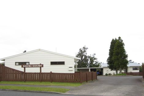 Photo of property in 21 Kauri Street, Merrilands, New Plymouth, 4312