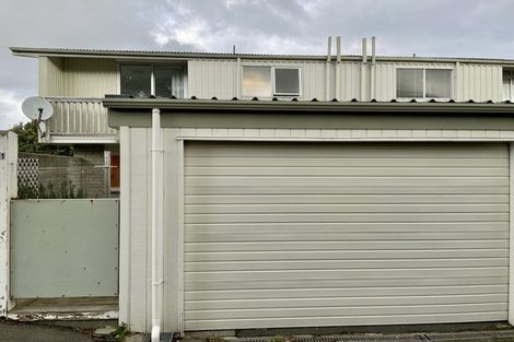 Photo of property in 7f1 Rangitane Street, Maupuia, Wellington, 6022
