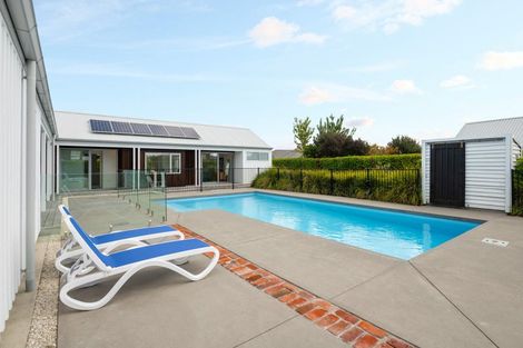 Photo of property in 77 Alan Livingston Drive, Cambridge, 3434