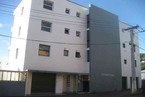 Photo of property in 2f7 Oriental Terrace, Mount Victoria, Wellington, 6011