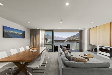 Photo of property in The Beeches Apartments, 4/60 Hallenstein Street, Queenstown, 9300
