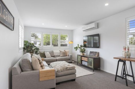 Photo of property in 4 Bayside Avenue, Te Atatu Peninsula, Auckland, 0610