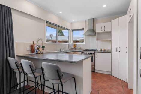 Photo of property in 40 Wharepaina Crescent, Springfield, Rotorua, 3015