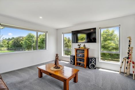 Photo of property in 17 Westwood Drive, Aokautere, Palmerston North, 4471