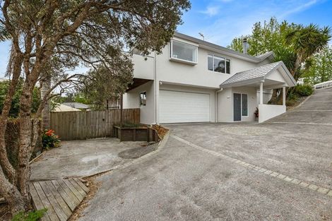 Photo of property in 5 Oystergrove Road, West Harbour, Auckland, 0618