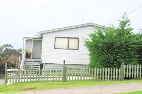 Photo of property in 1/17 Moffat Road, Red Beach, 0932