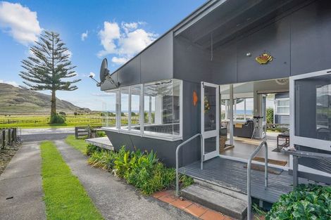 Photo of property in 3428 Pourerere Beach Road, Pourerere, Waipawa, 4271