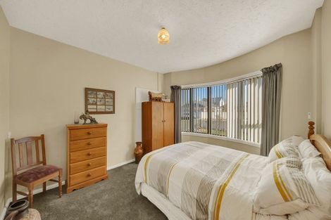 Photo of property in 17 Bradshaw Terrace, Riccarton, Christchurch, 8011