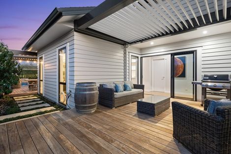 Photo of property in 33 Pohutukawa Parade, Riverhead, 0820