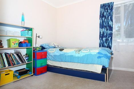 Photo of property in 32a Cutler Street, New Lynn, Auckland, 0600
