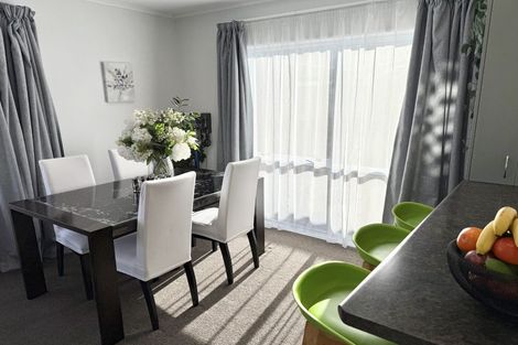 Photo of property in 43 Cleat Street, Whitby, Porirua, 5024