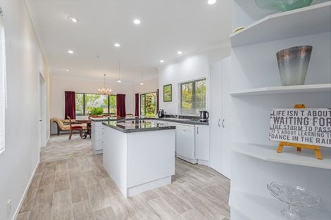 Photo of property in 10 Tui Glen Drive, Levin, 5571