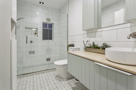 Photo of property in 181a Greenhithe Road, Greenhithe, Auckland, 0632