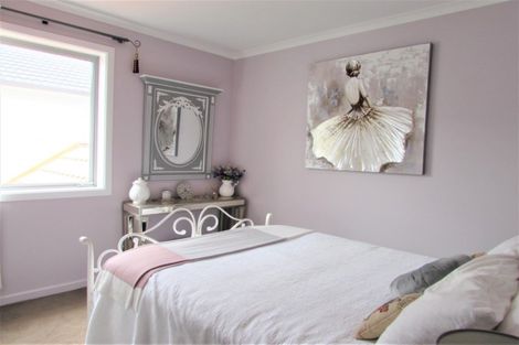 Photo of property in 2/6 The Parade, Island Bay, Wellington, 6023