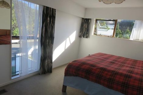 Photo of property in 102 Churton Drive, Churton Park, Wellington, 6037