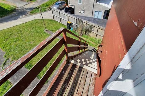 Photo of property in 10 Middlesex Place, Northland, Wellington, 6012