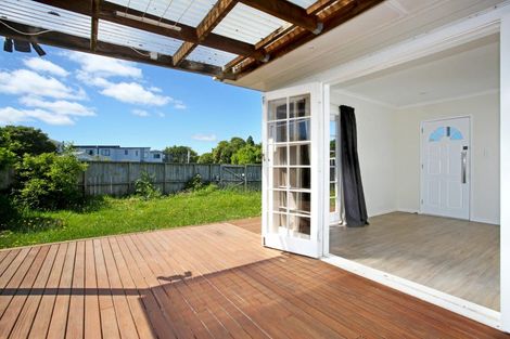 Photo of property in 1/1 Cooper Place, Papakura, 2110