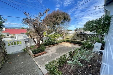 Photo of property in 190 Sutherland Road, Lyall Bay, Wellington, 6022