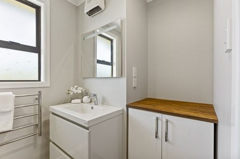 Photo of property in 25 Lee Street, Castlecliff, Whanganui, 4501