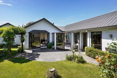 Photo of property in 6 Grove Place, Rangiora, 7400