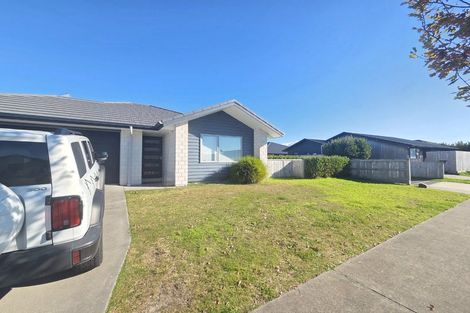 Photo of property in 70 Dunkeld Drive, Papamoa, 3118