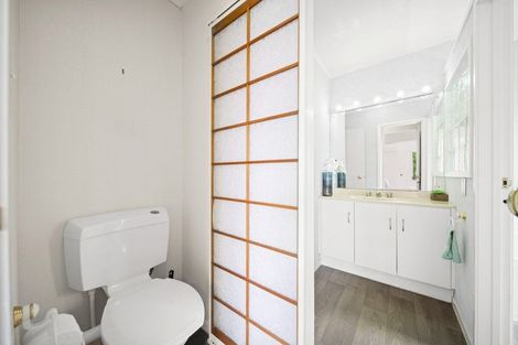 Photo of property in 1/56 Aberdeen Road, Campbells Bay, Auckland, 0620